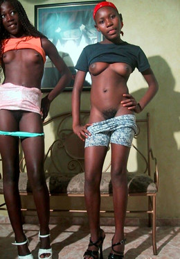 Little black teenagers showing their..